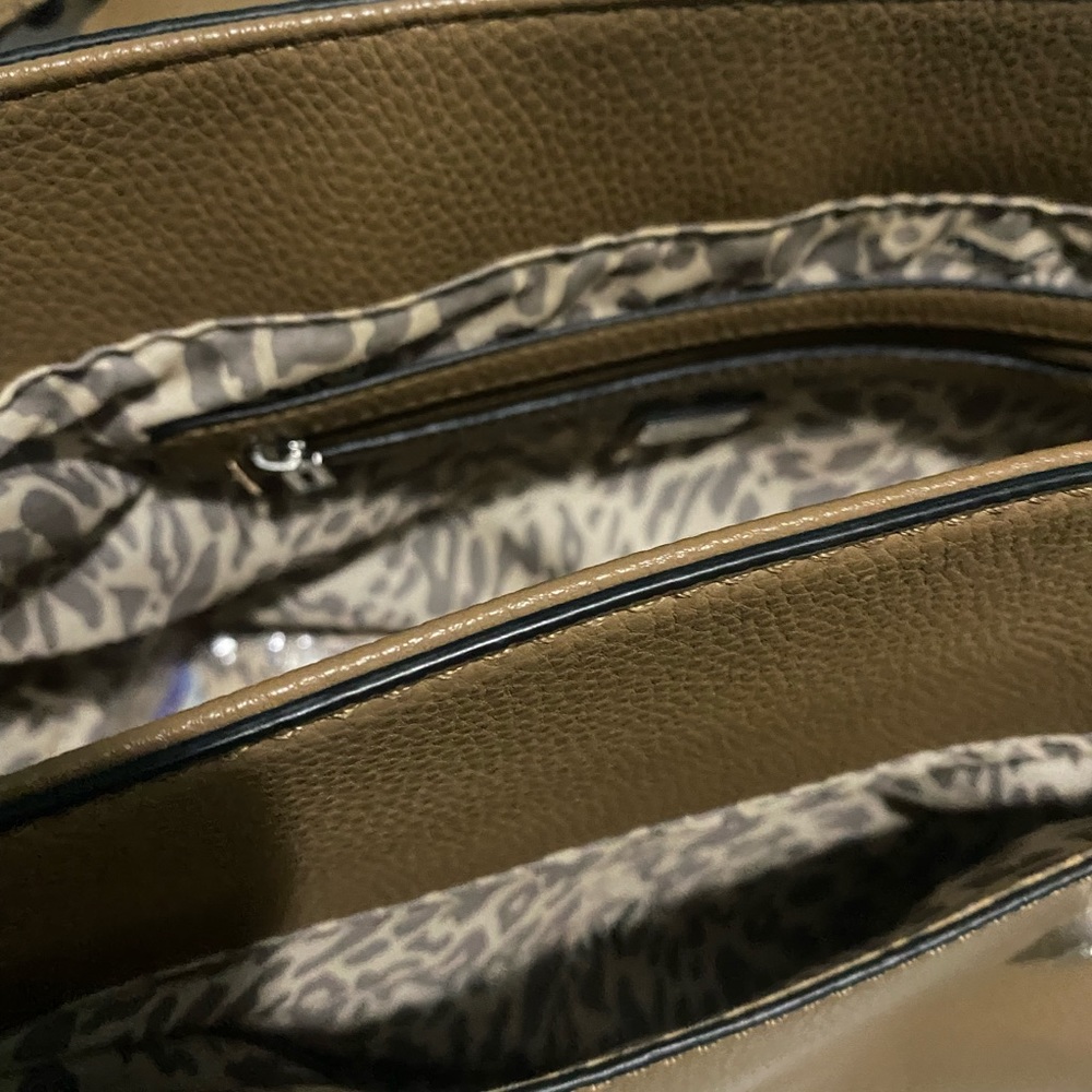 Guess Bag - Picture 5 of 7